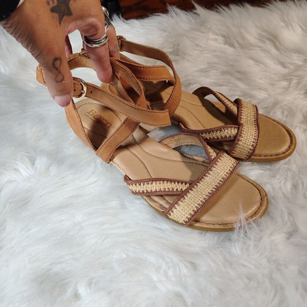 Born "Cascade" Tan Wedge Sandals W Woven Raffia Strap Wmns Size 7